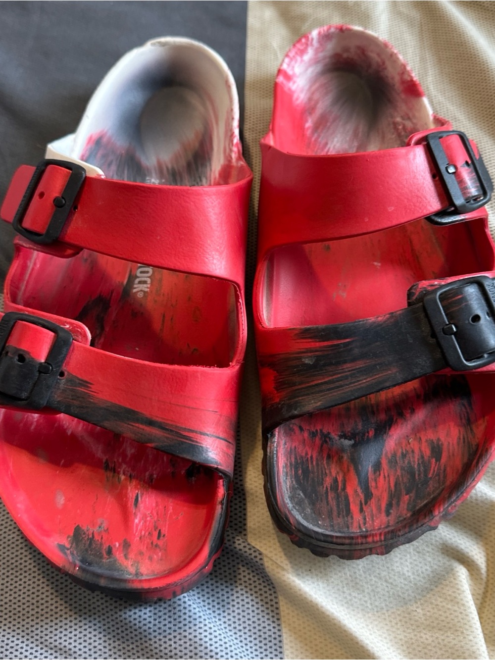 Men’s Sz 9 Women’s Sz11  Birkenstock EVA Arizona Red/Black/White Sandals